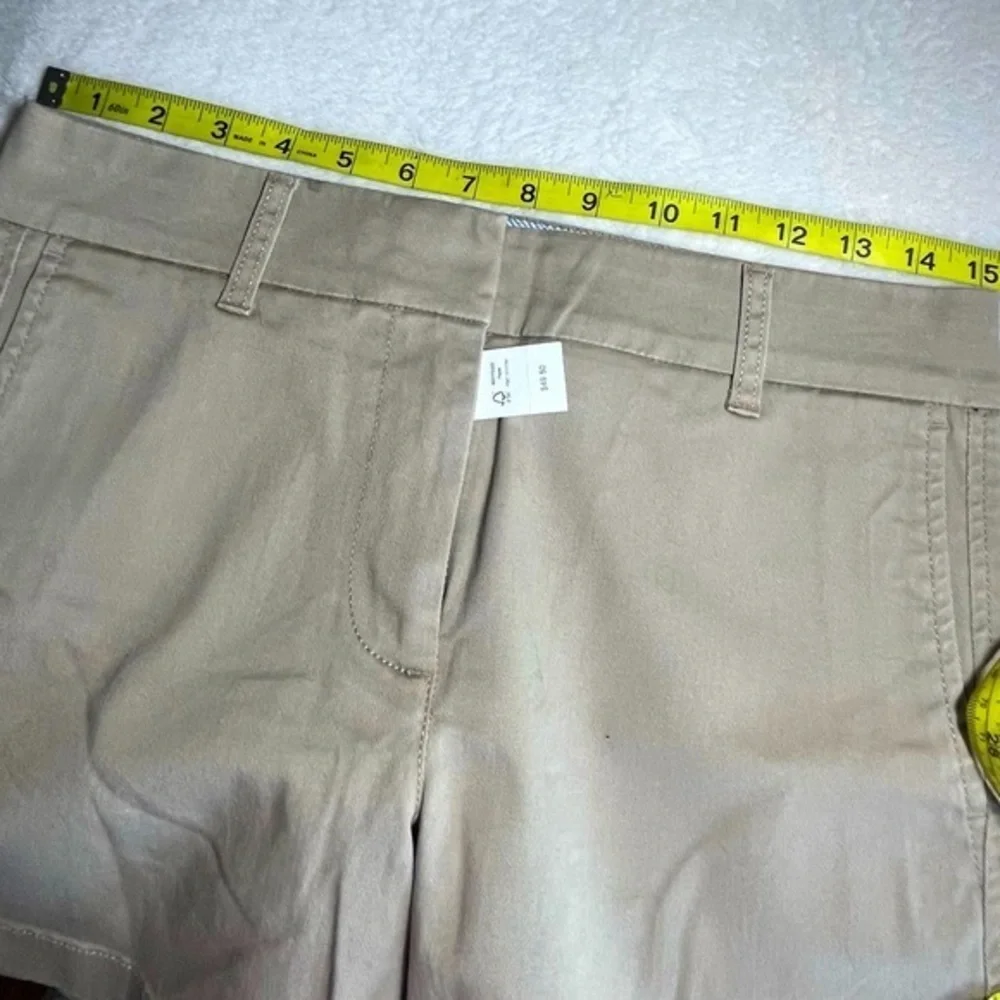 J. Crew Beige Women’s Short Sz‎ 2